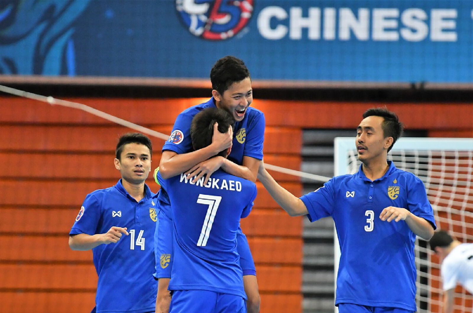 โต๊ะเล็กไทย คืนฟอร์ม ถล่ม คีร์กีซสถาน 8-1 เข้า8ทีมชนอิหร่าน