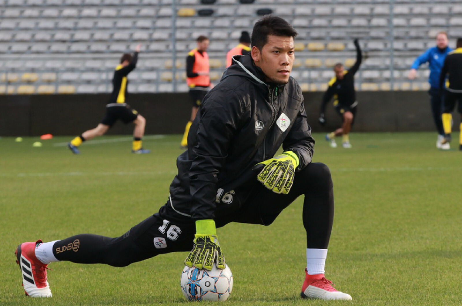กวินทร์ มีชื่อ OHL ชุดใหญ่เกมล่าสุด เตรียมเฝ้าเสาทีมสำรองอังคารนี้