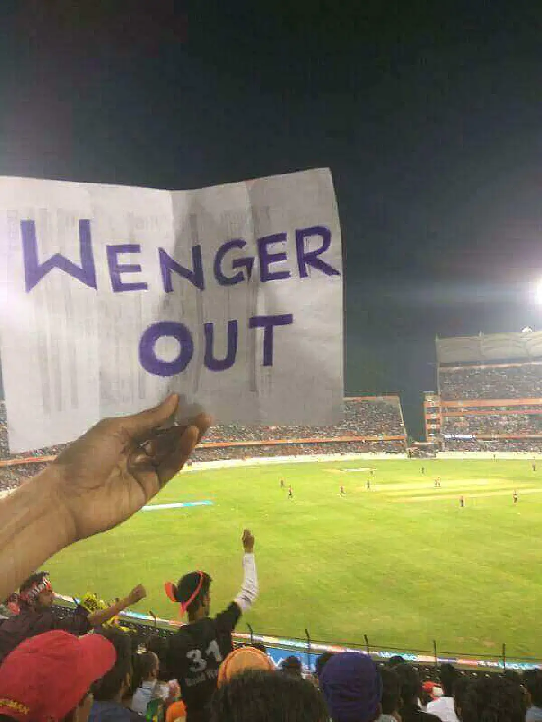 ย้อนรอยกระแส “Wenger Out” โผล่ทั่วทุกมุมโลก