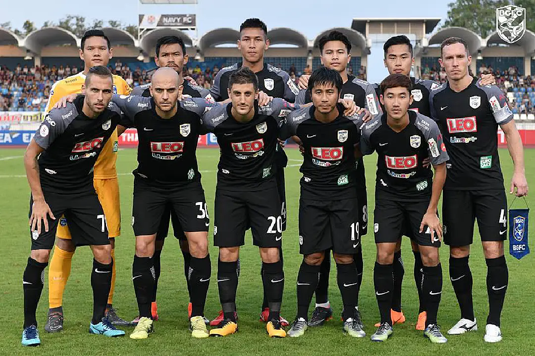 เดิมพันสูง จ่าฝูงกับหนีตาย! บีจี เล่นหญ้าจริง รับสิงห์ท่าเรือ สุดร้อนแรง