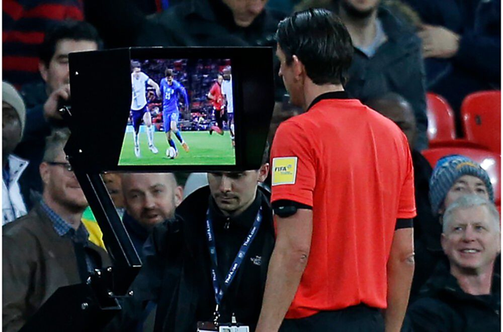 ให้แฟนบอลดูด้วย! 'ฟีฟ่า' ยันฉาย VAR ขึ้นจอสนามในบอลโลก