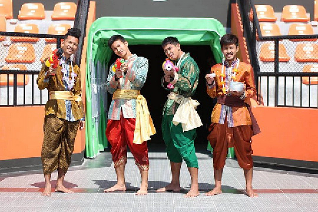 ชุ่มฉ่ำหัวใจ! สวัสดีปีใหม่ไทยลีก แฮปปี้สงกรานต์ 2018