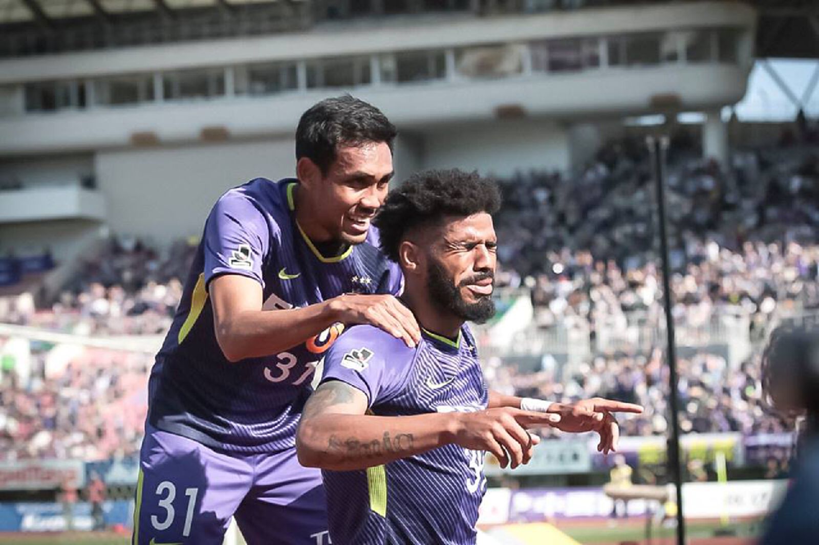 มุ้ยแอสซิสต์! ซานเฟรซเซ่ เบียดชนะซางัน 1-0 นำโด่งเจลีก