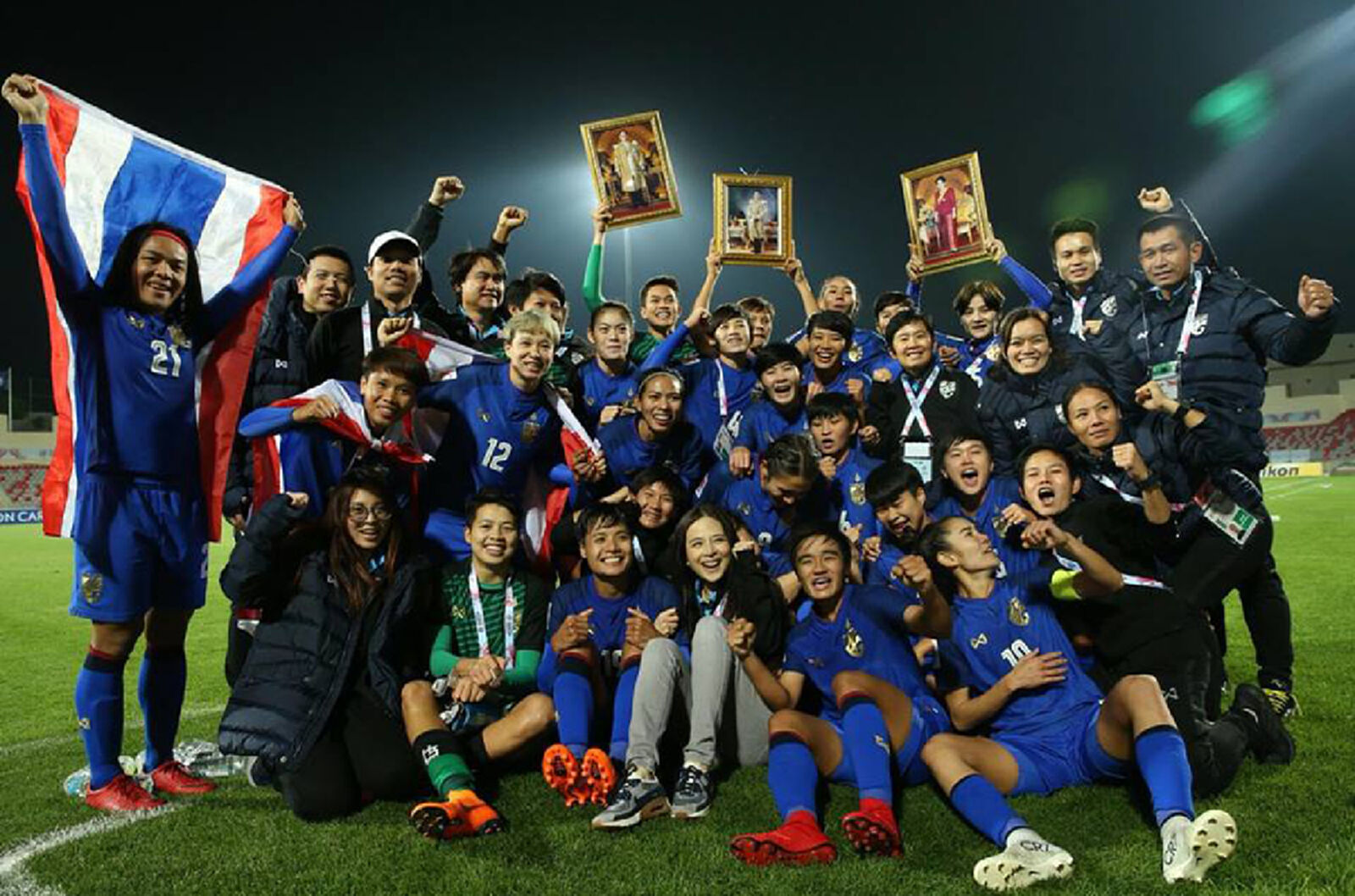 มาดามแป้ง มอบตั๋วบอลโลก เป็นของขวัญวันสงกรานต์ !!