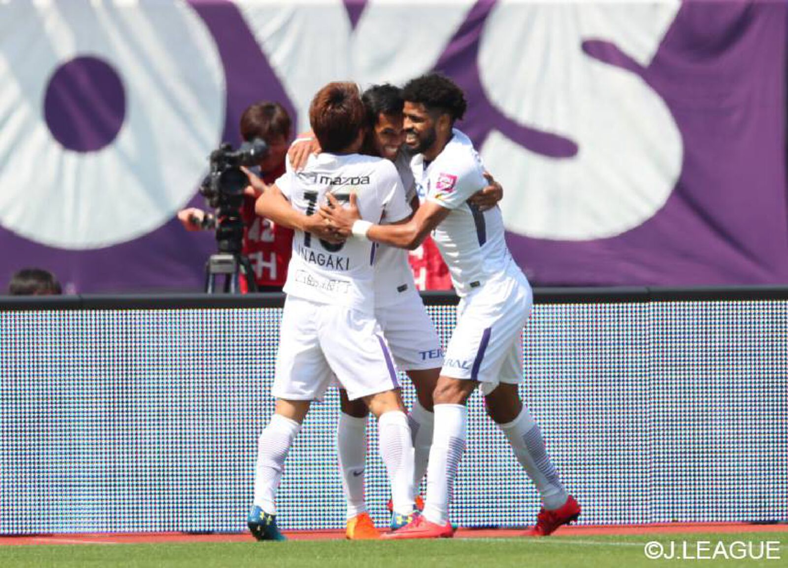 แรงไม่เลิก! มุ้ยสำรอง ซานเฟรซรัวครึ่งหลังพลิกแซงเซนได 3-1 แรงไม่เลิก! มุ้ยสำรอง ซานเฟรซรัวครึ่งหลังพลิกแซงเซนได 3-1