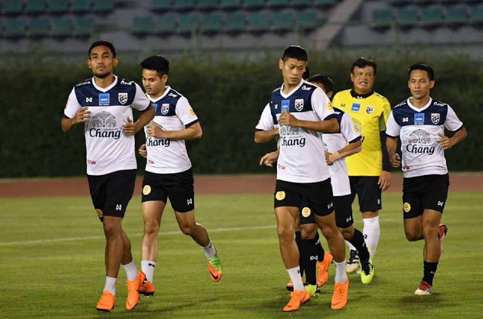 ส.บอลไทย เตรียมเรียก 3 แข้งเจลีกกลับไทยอุ่นจีน 2 มิ.ย.นี้