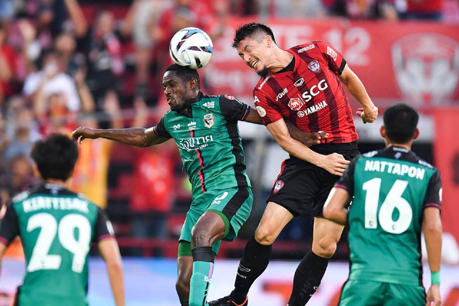 ชนะรอบ5นัด! ชัปปุยส์ กระทุ้ง2เม็ดพาเมืองทองเด็ดขนนกใหญ่ 2-0