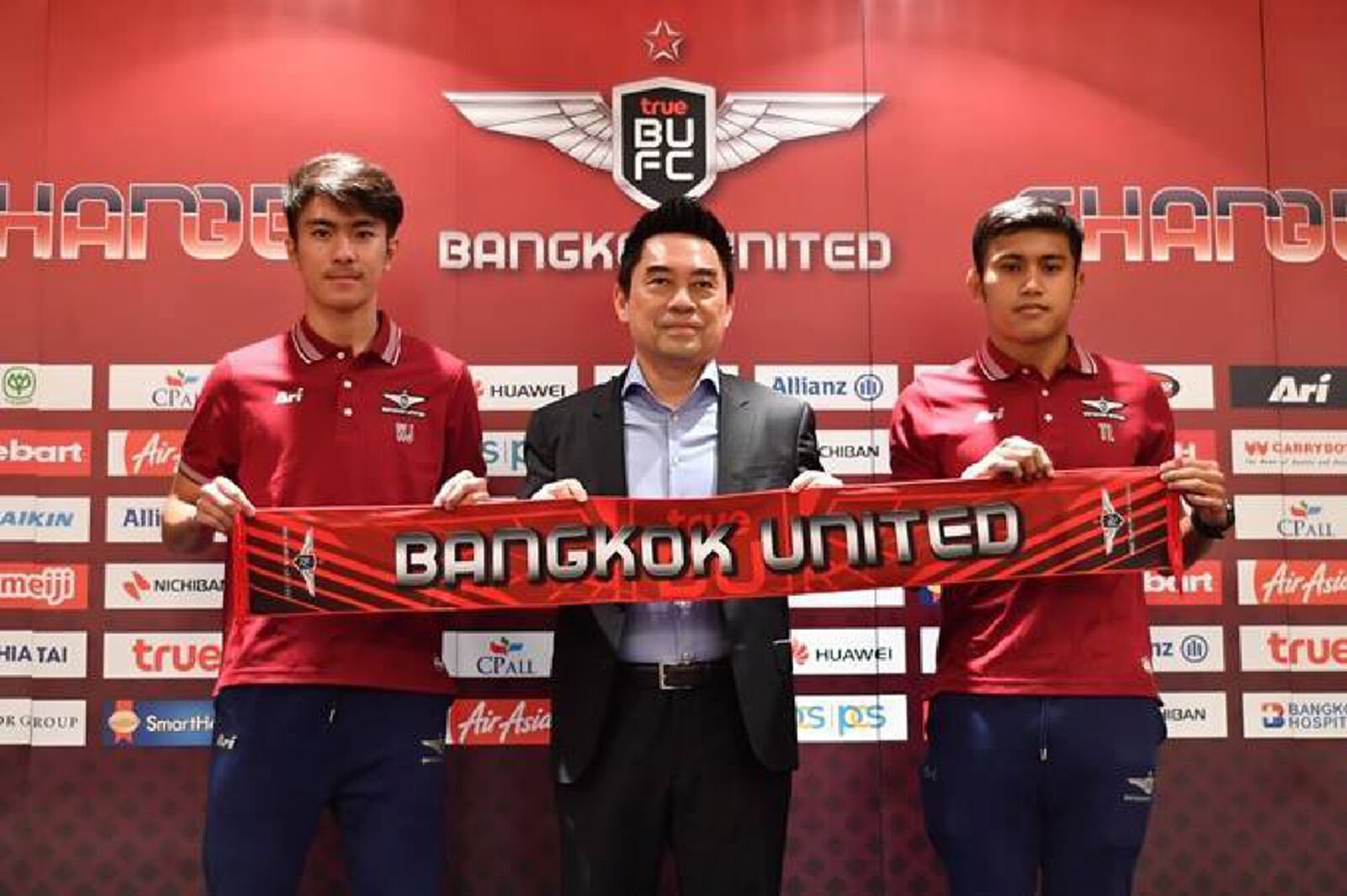 มาโน่คุ้นเคย! แข้งเทพ เปิดตัว "ทศวรรษ-วันชัย"เสริมแกร่งเลก2 มาโน่คุ้นเคย! แข้งเทพ เปิดตัว "ทศวรรษ-วันชัย"เสริมแกร่งเลก2