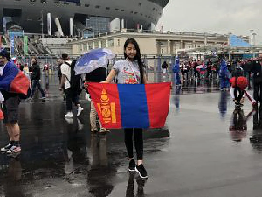 สีสันขอบสนาม ! ควันหลงฟุตบอลโลก หมีขาว ปะทะ มัมมี่