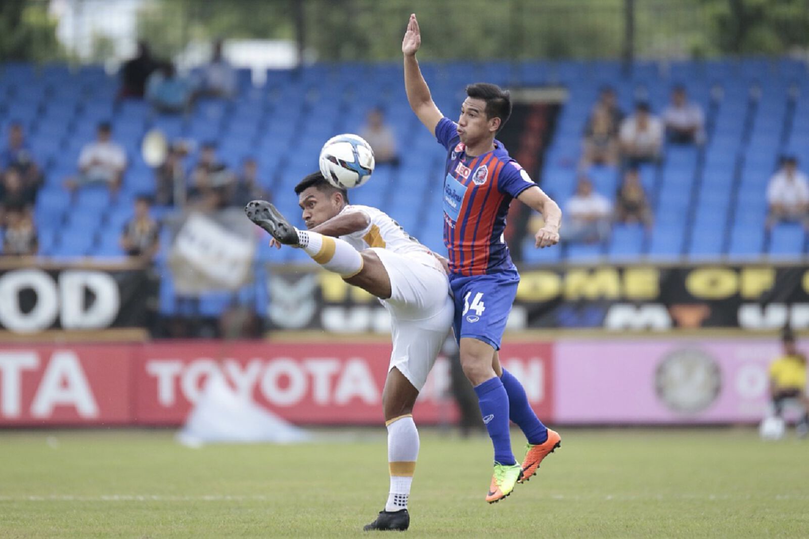 เจ้าท่ามีเฮ! " โรเชล่า" โขกตุงเดียวท่าเรือบุกคว่ำเทพอินทรี 1-0