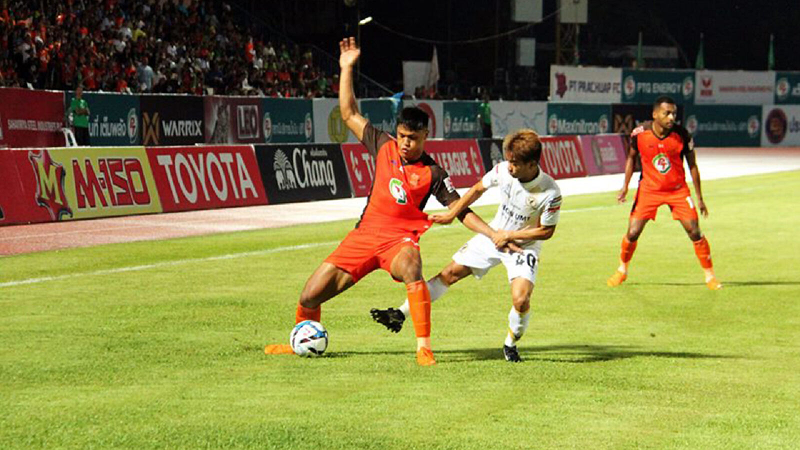 ลุ้นเลย!! ปีโป้เจ็บขาหนีบ ส่อชวดเกมบุกดวลกิเลน ลุ้นเลย!! ปีโป้เจ็บขาหนีบ ส่อชวดเกมบุกดวลกิเลน