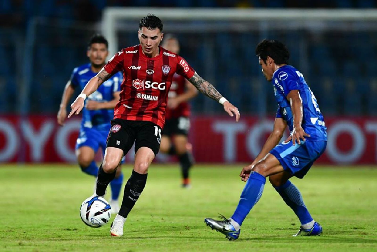 มัทเธอุสกดแฮตทริก! ฉลาม ยำเมืองทอง5-1 รอบ 16 ทีมลีกคัพ