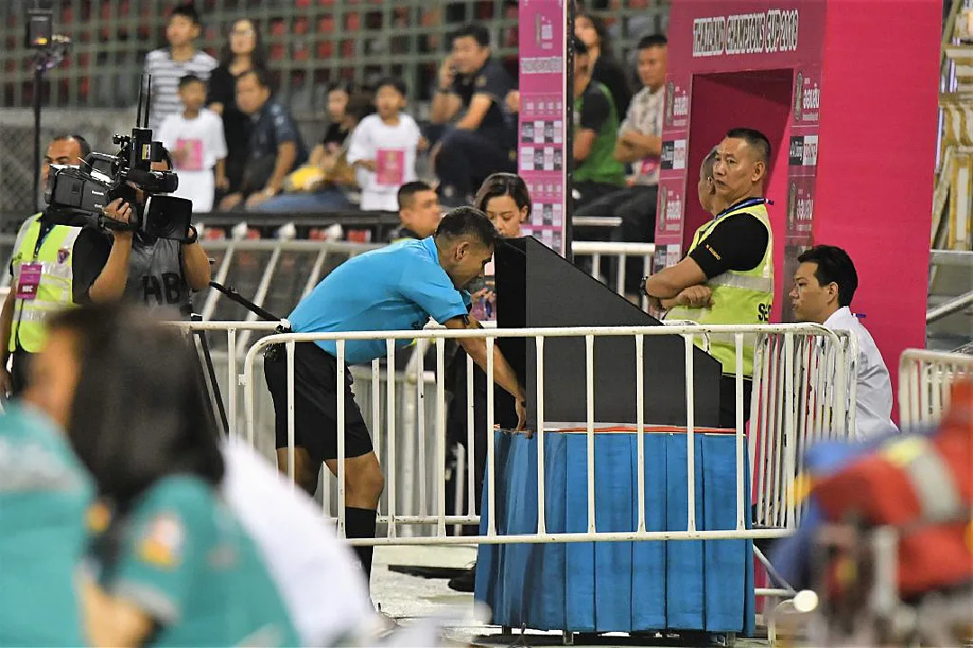 เทคโนโลยี VAR : ตุลาการในสนาม ที่ควรต้องมีทุกคู่