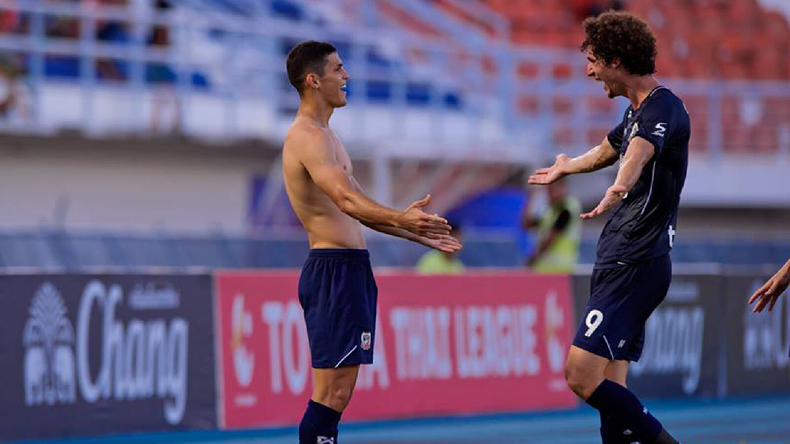 คู่นี้ยิงแน่! โค้ชเบ๊ยก "เคลตัน-โรมูโล" โคตรอันตราย