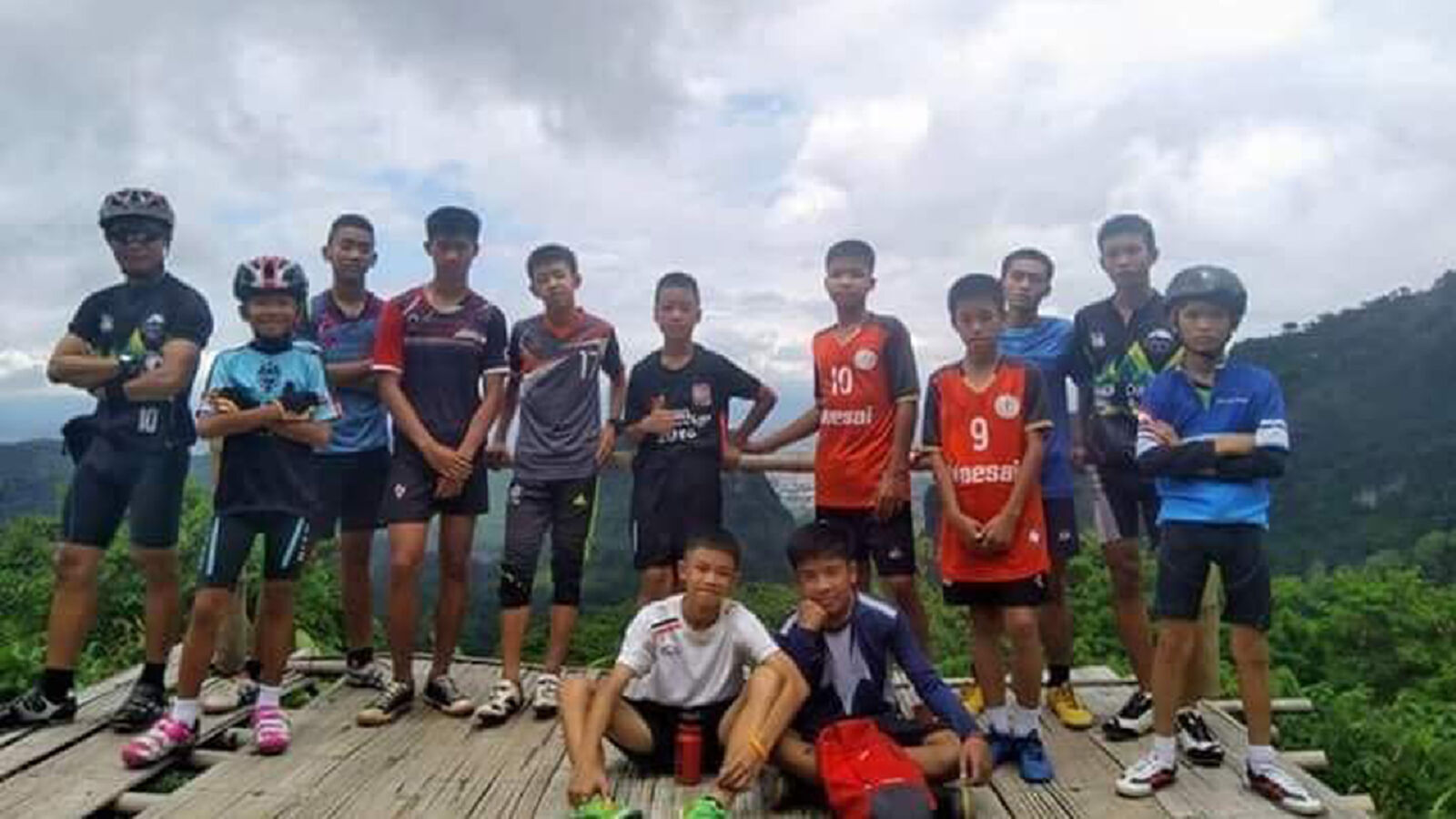 ขอให้ได้ไป!! ฟีฟ่ารับขวัญทีมหมูป่า เชิญชมบอลโลกนัดชิงฯ