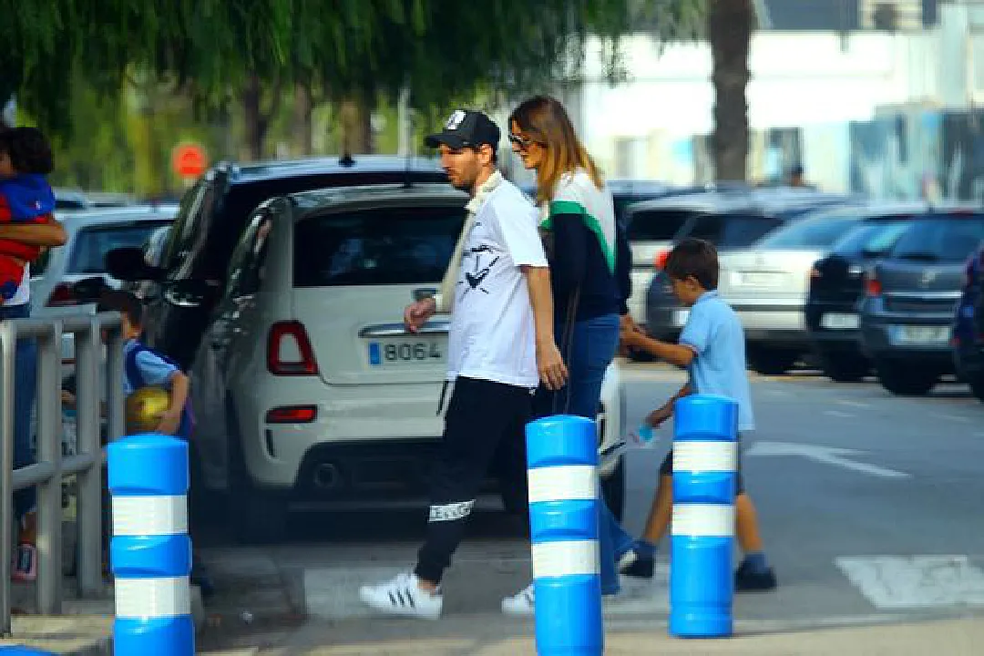 เผยภาพแรกของ ลิโอเนล เมสซี่!่ หลังเดี้ยงจนกระดูกแขนร้าว