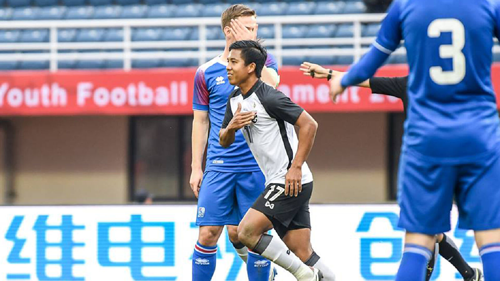 จักรกฤษณ์ยิงเซฟช้างศึก!! ตามเจ๊าไอซ์แลนด์ 1-1