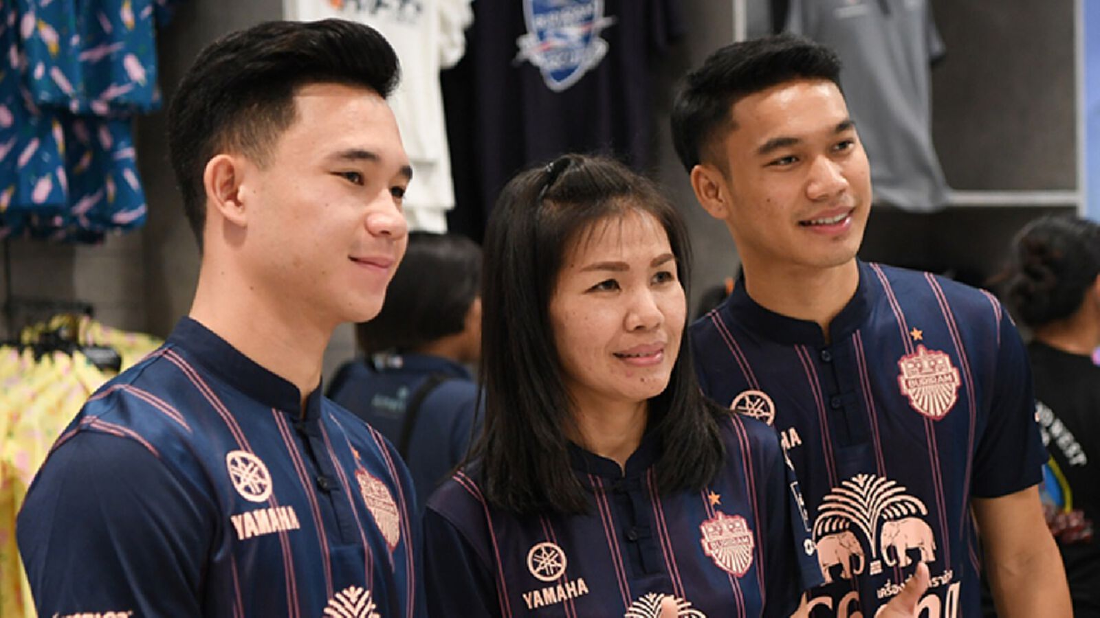 สถิติใหม่! เซราะกราวขายเสื้อเหย้า 2019 วันเดียว 40,196 ตัว