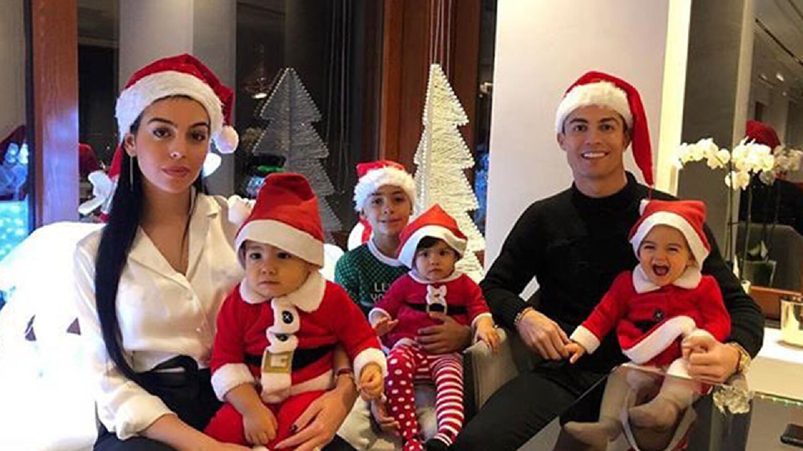 เทศกาลแห่งความสุข! รวมพลคนลูกหนัง ฉลองวันคริสมาสต์