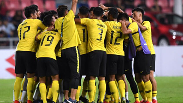 โคตรแสบ! แข้งเสือเหลือง โพสต์ท่าฝันดีล้อ ฉัตรชัย