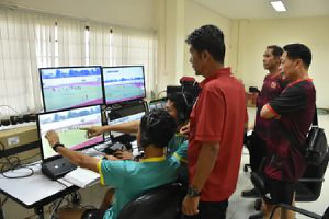 IFAB ร่วมกับฝ่ายพัฒนาผู้ตัดสินสมาคมฯ อบรม VAR แก่ผู้ตัดสิน ครั้งสุดท้ายก่อนประเดิมใช้ในไทยลีก