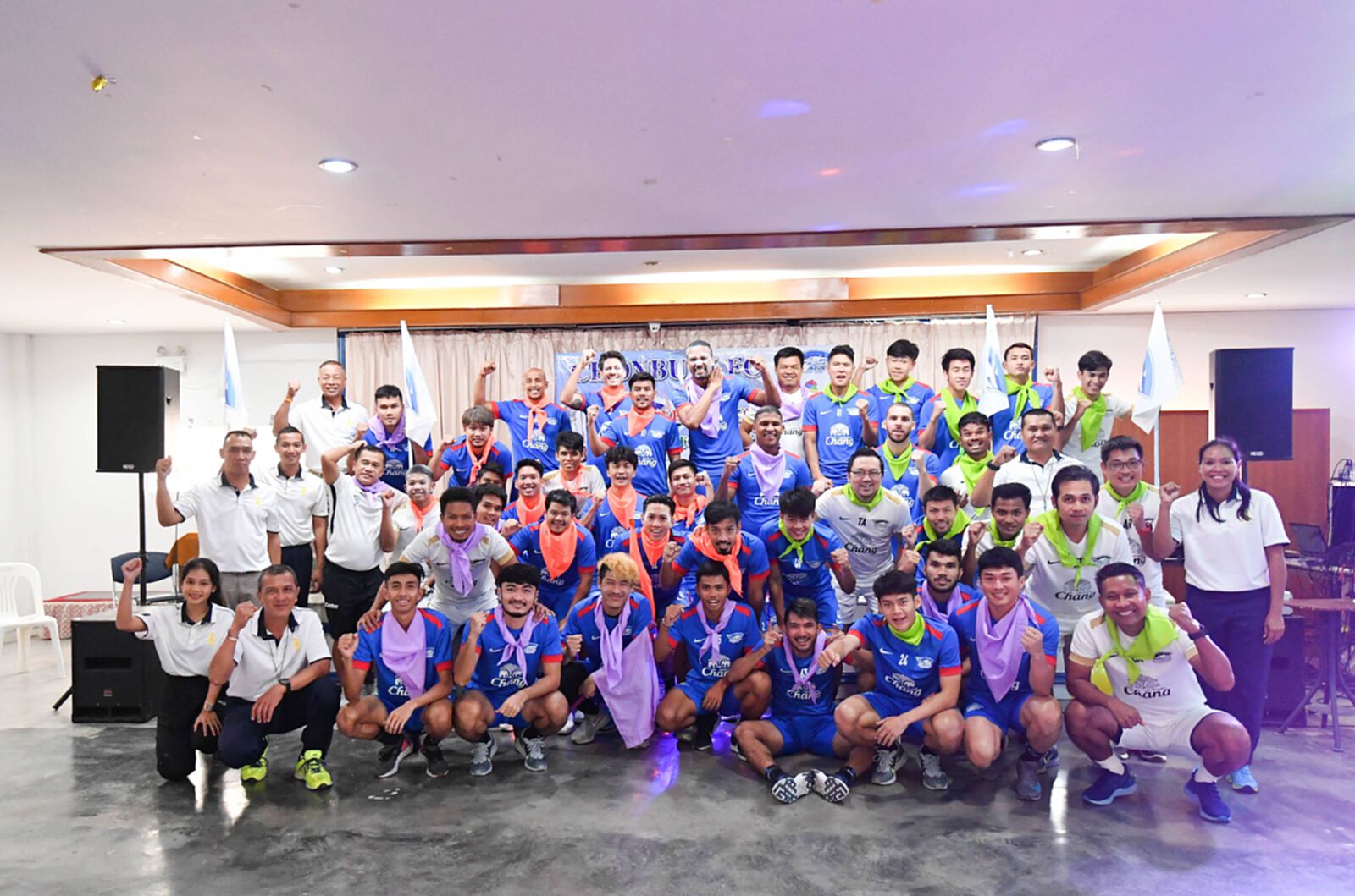 เข้าแคมป์ทหาร! ฉลามชล บุก ฐานทัพเรือสัตหีบ เก็บตัว สร้างทีมเวิร์ค ก่อนเปิดซีซั่น เข้าแคมป์ทหาร! ฉลามชล บุก ฐานทัพเรือสัตหีบ เก็บตัว สร้างทีมเวิร์ค ก่อนเปิดซีซั่น