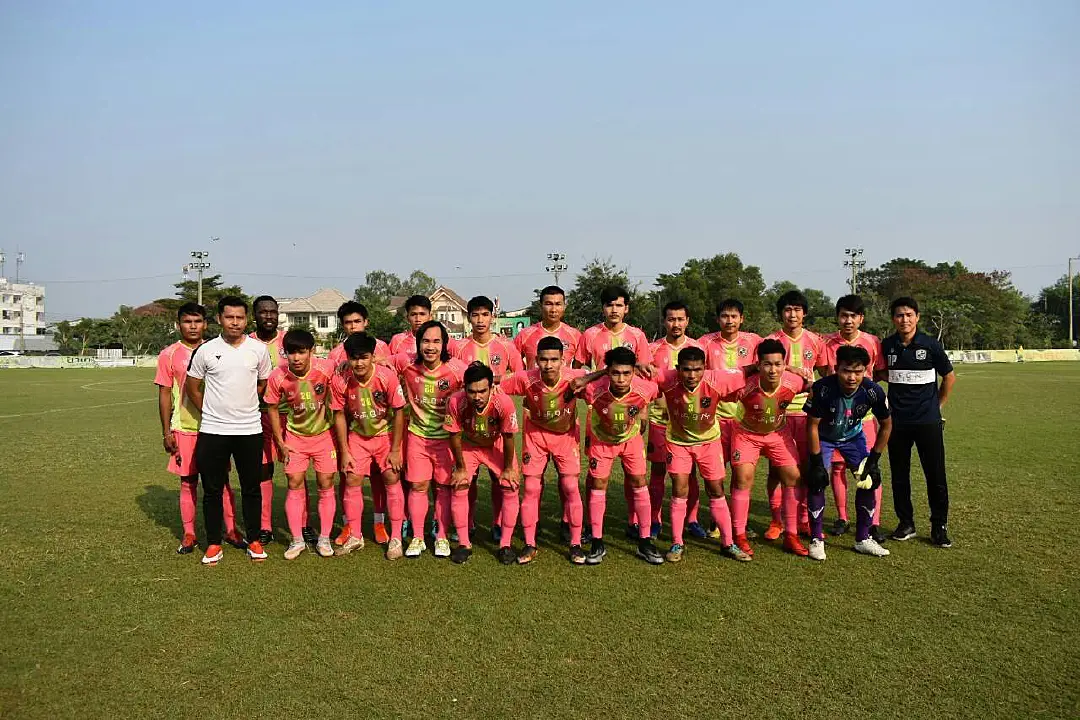 "บางกอกพรีเมียร์ลีก" เข้าสู่เกมที่ 6   ดิวิชั่น 2 -  "4 ทีม" โชว์ผลงานไร้พ่าย