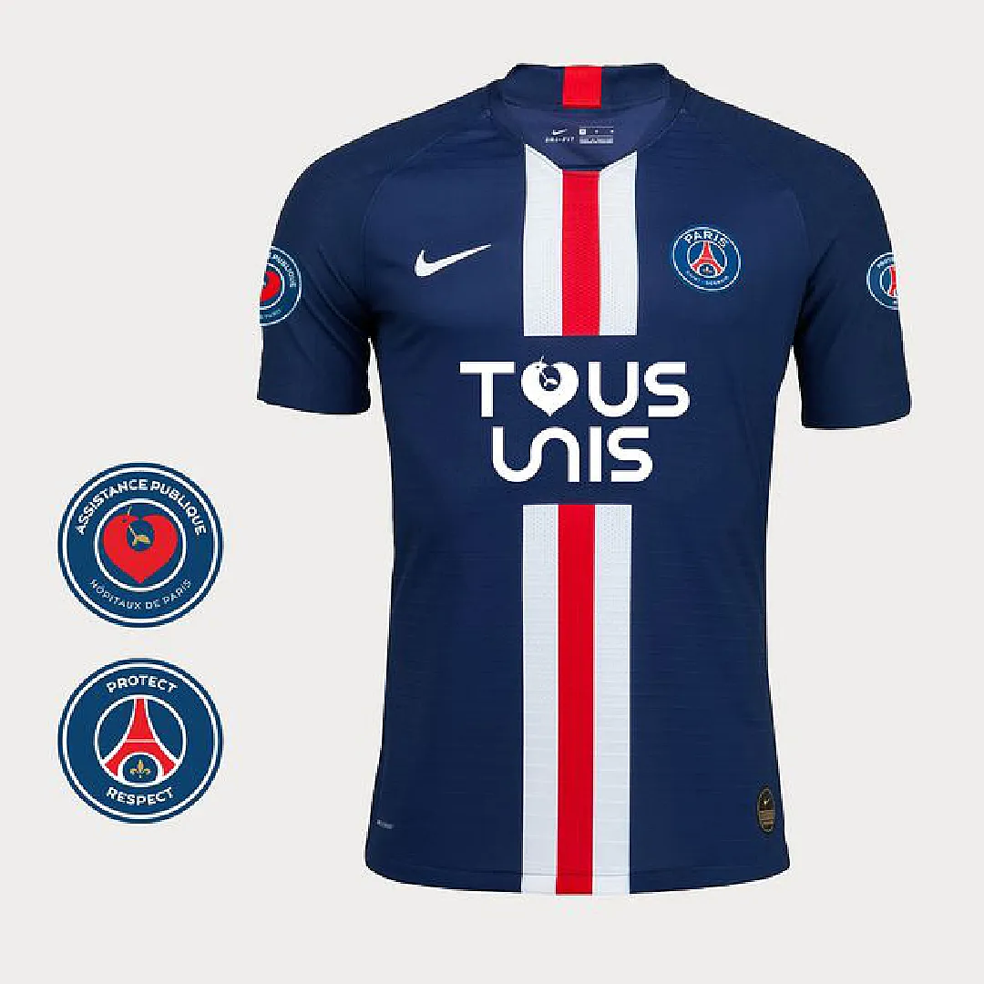 ไอเดียเยี่ยม! ปารีส ผุดเสื้อรุ่นพิเศษ หารายได้ช่วย รพ. สู้โควิด (รูป)