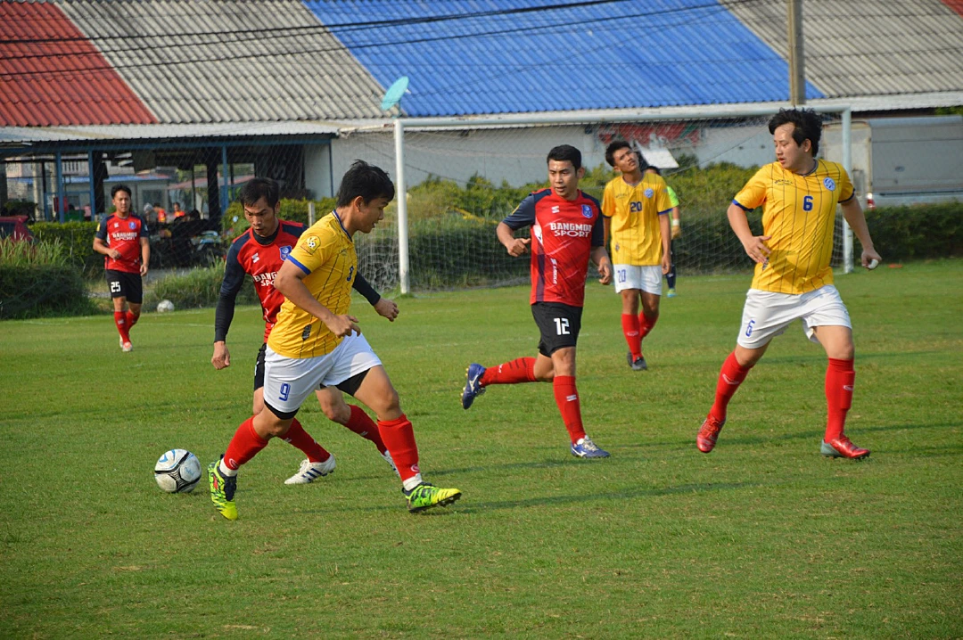 "บางกอกพรีเมียร์ลีก" เข้าสู่เกมที่ 6   ดิวิชั่น 2 -  "4 ทีม" โชว์ผลงานไร้พ่าย