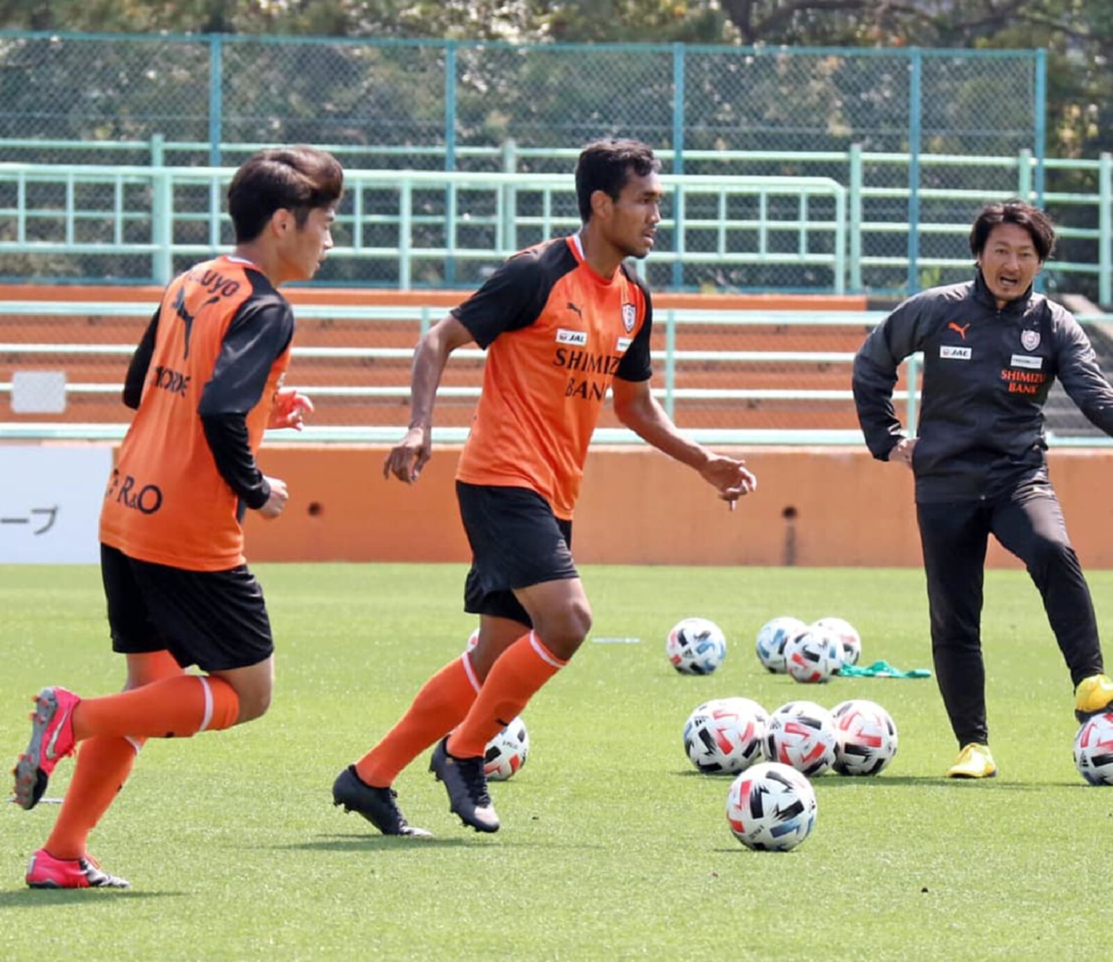 เจลีกไร้แผนเตะ! ทีมมุ้ยพักซ้อมยาวถึงวันที่6 พ.ค. เจลีกไร้แผนเตะ! ทีมมุ้ยพักซ้อมยาวถึงวันที่6 พ.ค.