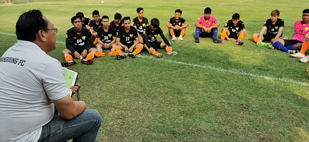 ประธาน"เมืองกรุง เอฟซี"ชิมลางขายข้าวเหนียว หมูปิ้ง  เล็งเป็นทุนสะสมขับเคลื่อนทีมฟุตบอล