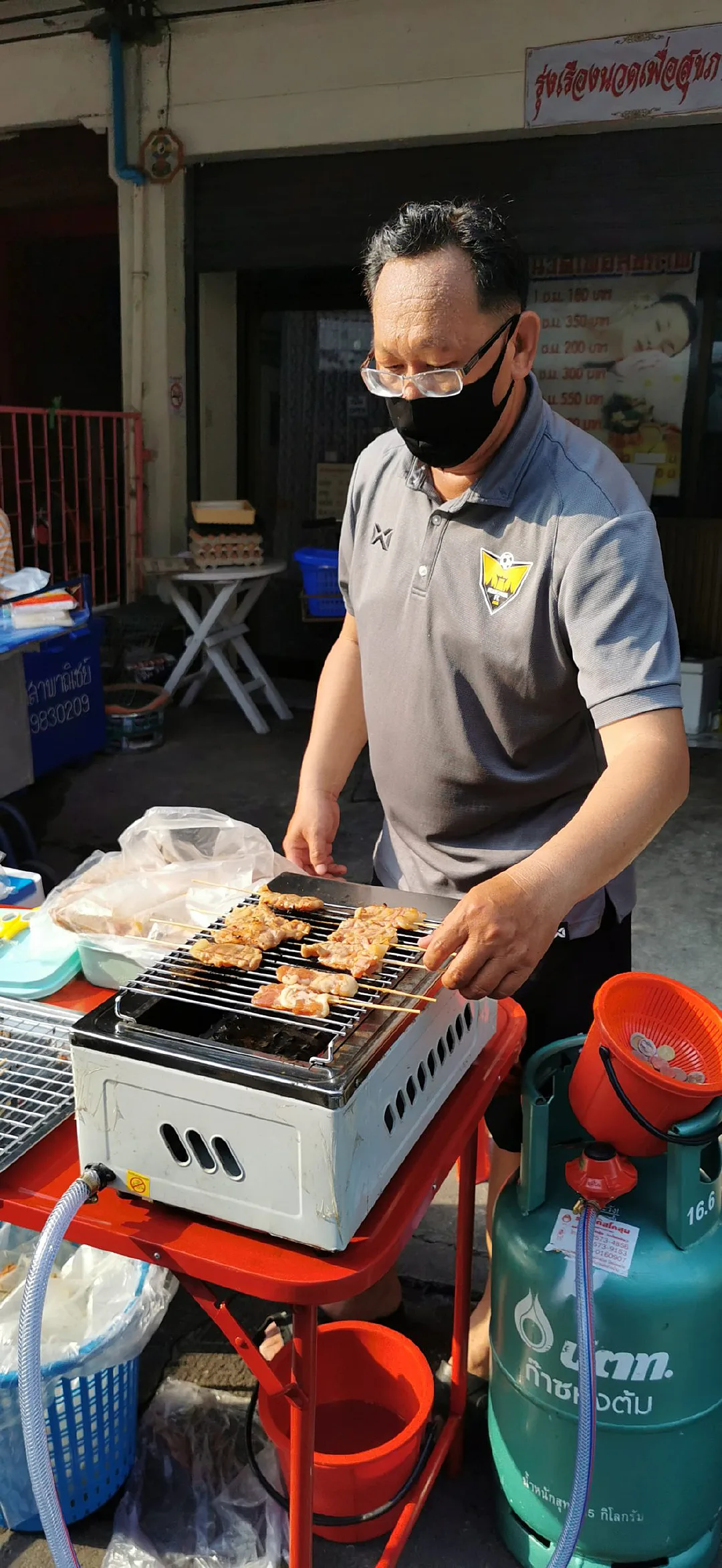 ประธาน"เมืองกรุง เอฟซี"ชิมลางขายข้าวเหนียว หมูปิ้ง  เล็งเป็นทุนสะสมขับเคลื่อนทีมฟุตบอล