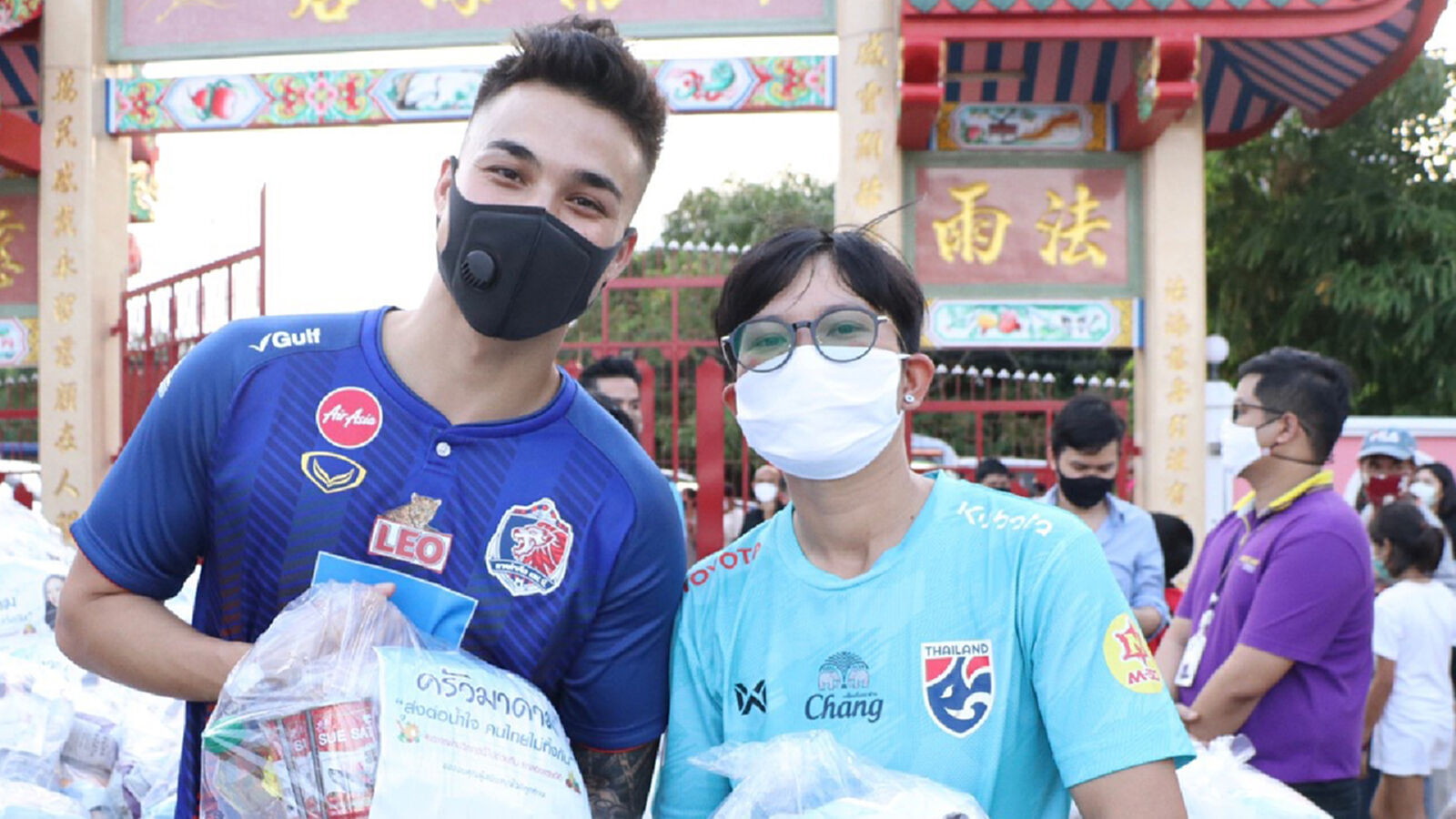 ครัวมาดามลุยต่อ!! แจกข้าว+ถุงยังชีพ ย่านหนองแขม