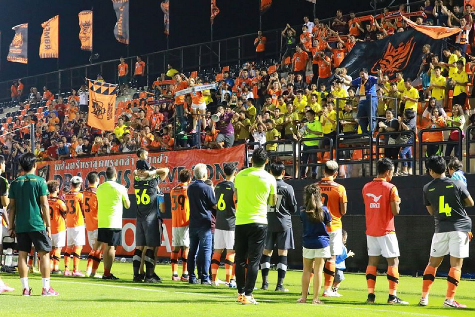 เอ้าเฮ!! ศบค.ปลดล็อคแฟนกีฬาเข้าชมในสนามได้เริ่ม 13 ส.ค.นี้