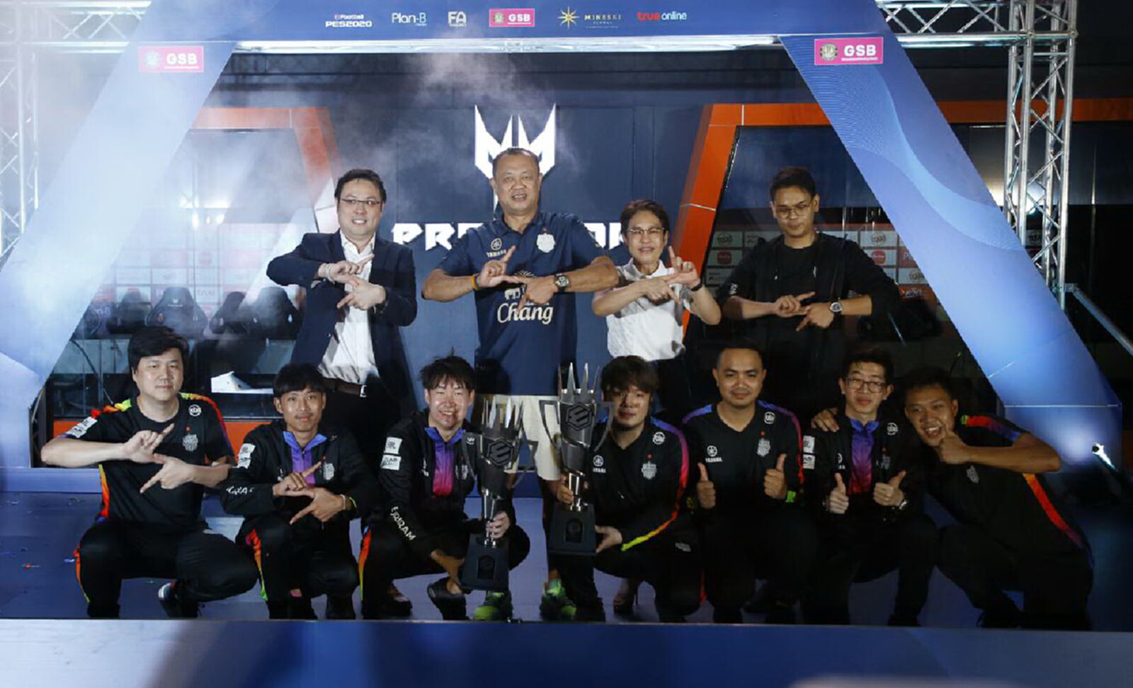 บุรีรัมย์ ฉลองแชมป์ Toyota E-League 2 ปีติดต่อกัน