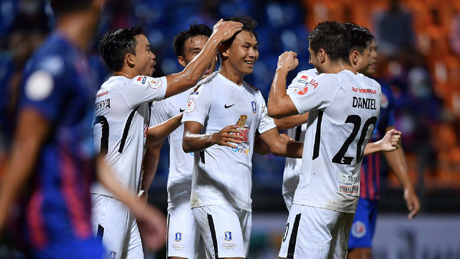เจนรบใช้กฎยิงทีมเก่า!! บีจี ของจริงบุกชนะ ท่าเรือ 1-0 เจนรบใช้กฎยิงทีมเก่า!! บีจี ของจริงบุกชนะ ท่าเรือ 1-0