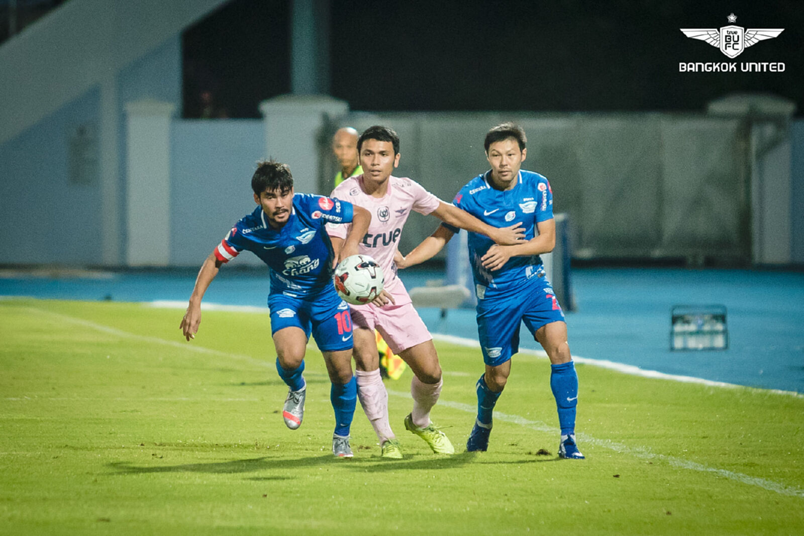 บอสโควิชยิงทีมเก่า! ฉลามเชือดแข้งเทพ 1-0 ยึดที่3ไทยลีก
