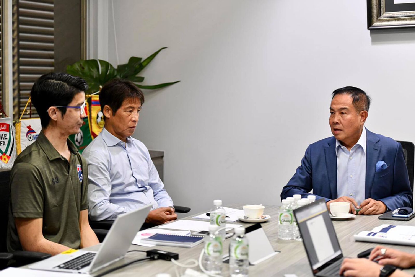 ลุงโนะ พบบิ๊กอ๊อด วางแผนเตรียมทีมชาติไทยลุยคัดบอลโลกปีหน้า