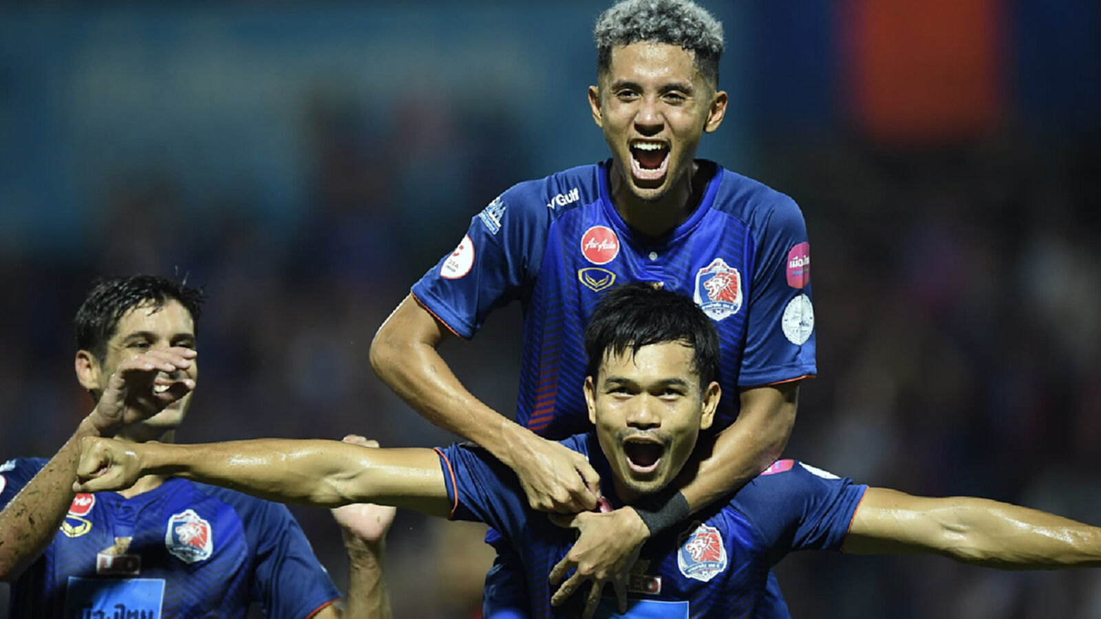 เจ้าท่าคืนรังโคตรดุ!! รัวยิง สุพรรณบุรี เละ 4-0 เจ้าท่าคืนรังโคตรดุ!! รัวยิง สุพรรณบุรี เละ 4-0