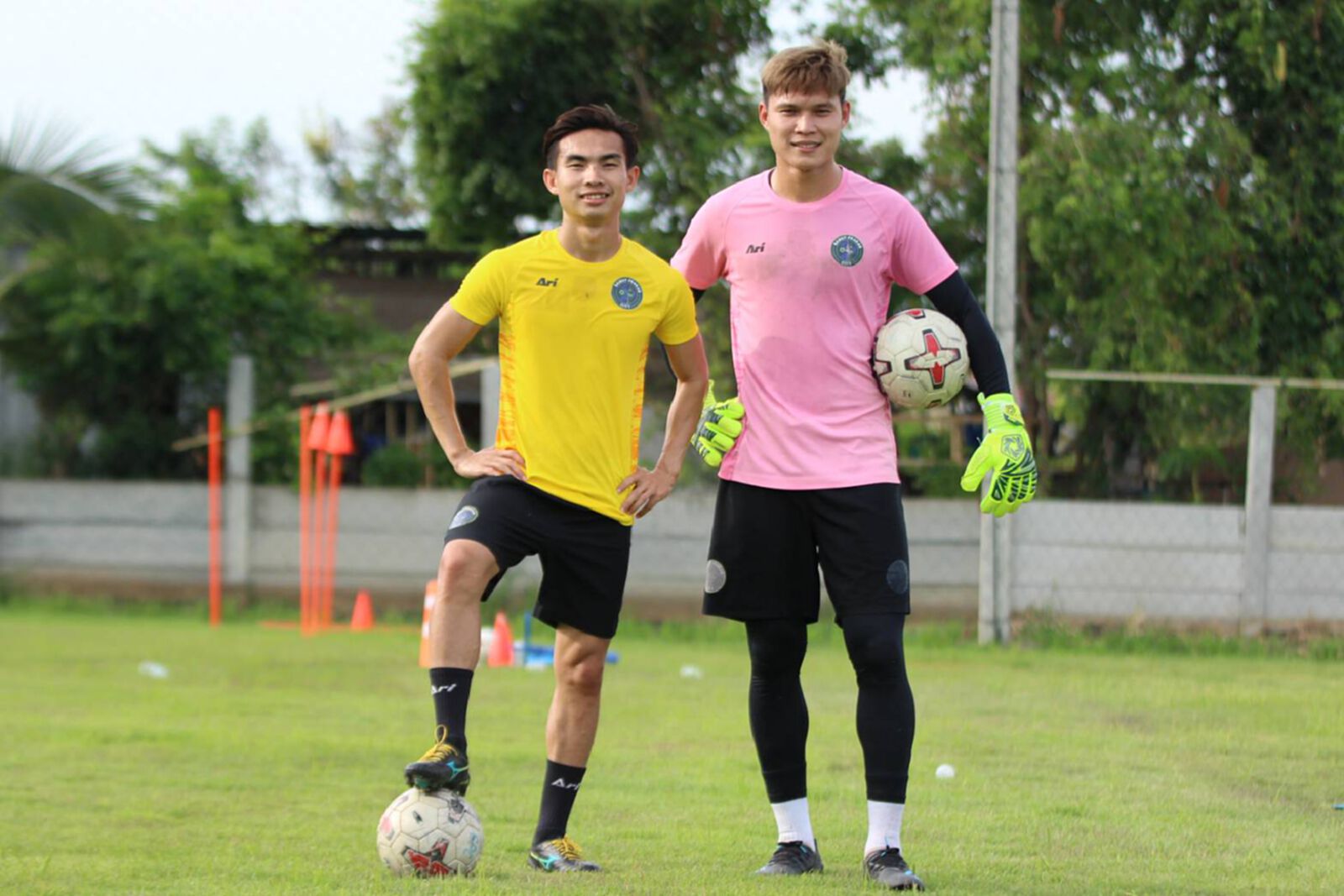 ตัวอย่างที่ดี! เจริญศักดิ์-ปฏิวัติ ร่วมซ้อมทีมชุดบี ก่อนเข้าแคมป์ทีมชาติ