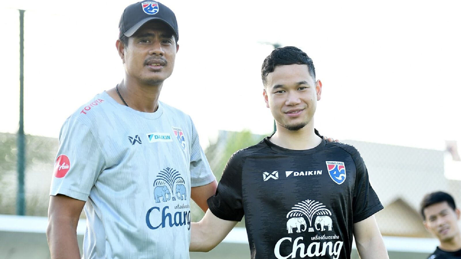 นิชิโนะ ถึง ธนวัฒน์ : ผมว่าเขาเล่นคล้ายๆ อิเนียสต้า,ชาบี นิชิโนะ ถึง ธนวัฒน์ : ผมว่าเขาเล่นคล้ายๆ อิเนียสต้า,ชาบี
