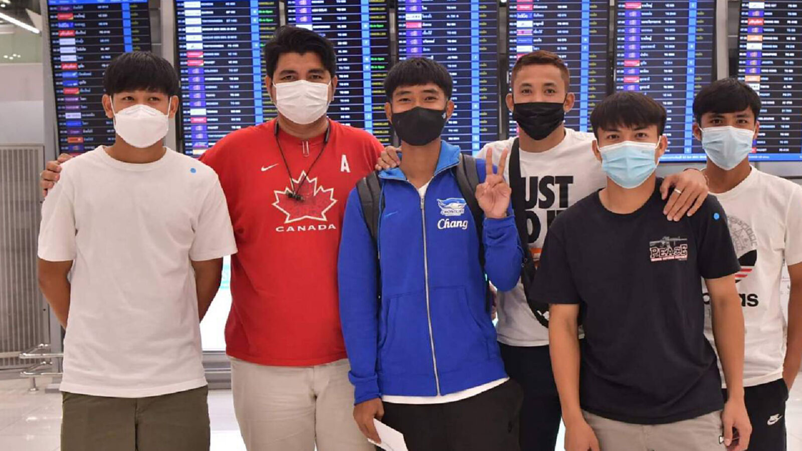 ออกล่าฝัน!! ชาญณรงค์ ลัดฟ้าทดสอบฝีเท้าแดนกระทิงดุ ออกล่าฝัน!! ชาญณรงค์ ลัดฟ้าทดสอบฝีเท้าแดนกระทิงดุ