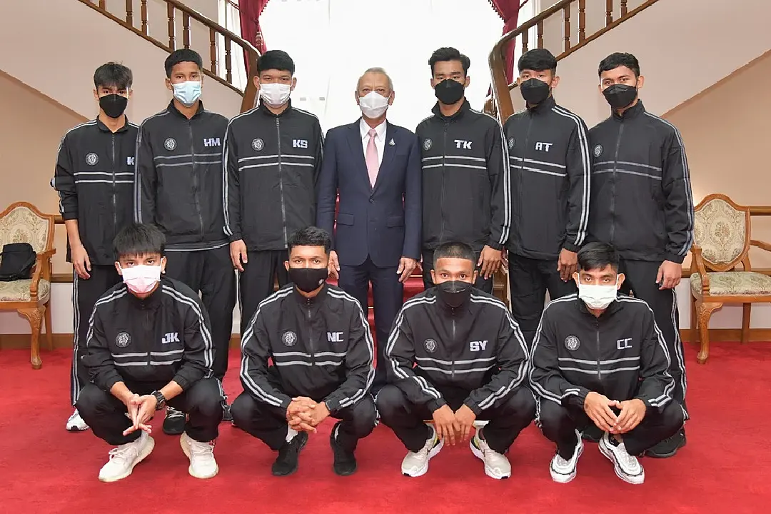 สโมสรฟุตบอลยังสิงห์ หาดใหญ่ ยูไนเต็ด เข้าพบรัฐมนตรีท่องเที่ยวฯ ก่อนไปอังกฤษ