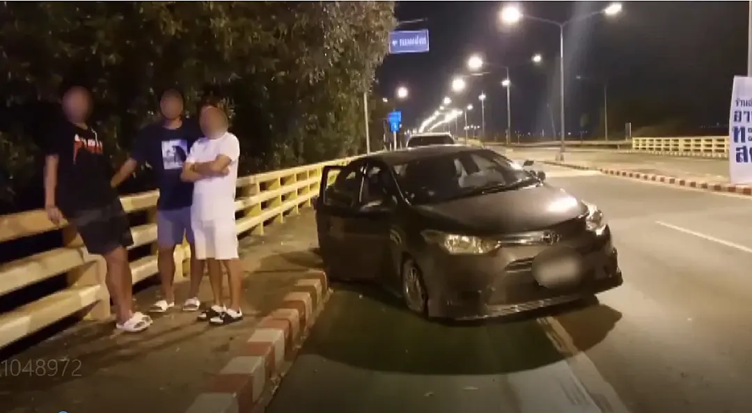 แข้งดาวรุ่ง “ฉลามชล” เมาแล้วขับ ซิ่งเก๋งชนคนดับ 1 สาหัส 1