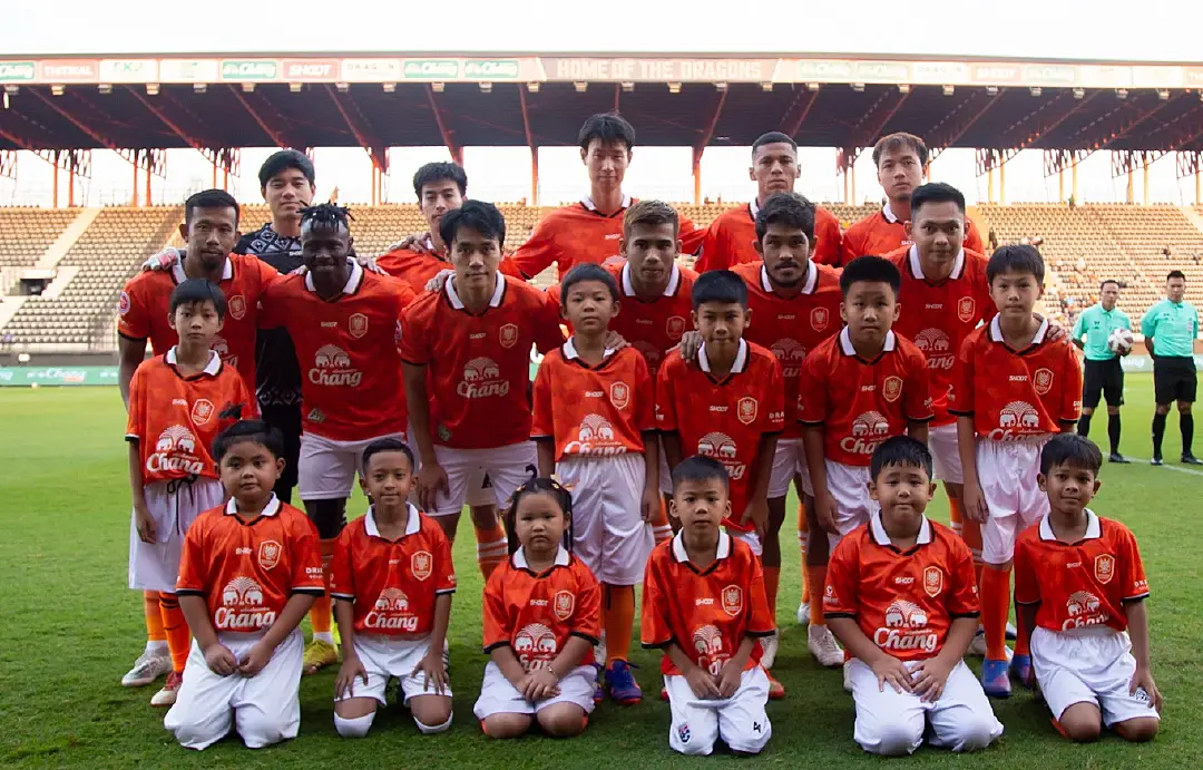 ฟรายเดย์ไนท์คู่โทน!! ราชบุรี หวังคืนฟอร์มเกมรับมือ แข้งเทพ ที่มาเพื่อ 3 แต้ม