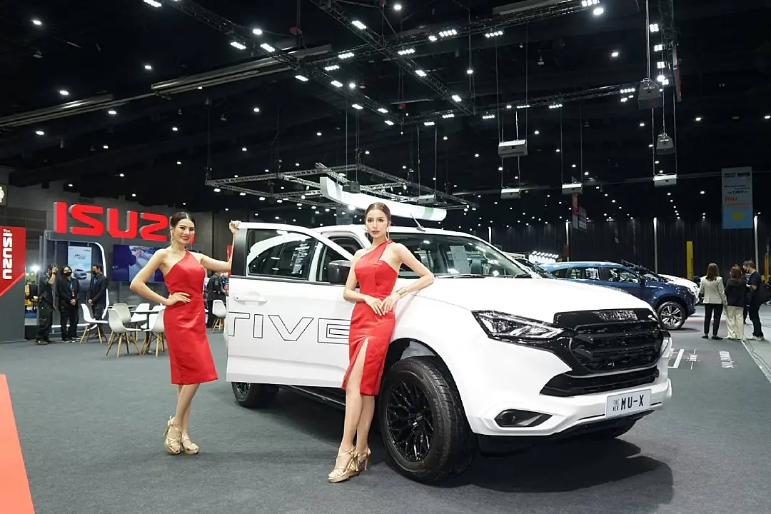 อีซูซุ นำ เดอะนิว มิว-เอ็กซ์ รุ่นพิเศษ,ดีแมคซ์ MAGIC EYEs ร่วมงาน Fast Auto Show Thailand & EV Expo 2023 