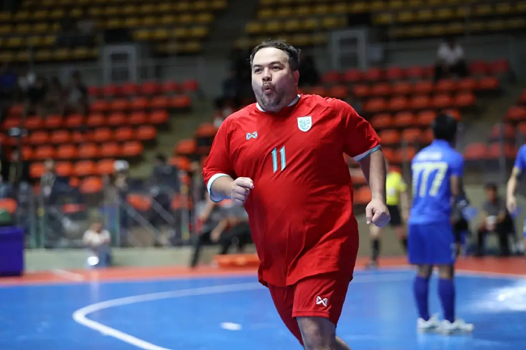โอ๊ต ปราโมทย์ ตะบันแฮตทริก พ่ายทีมลีซอ 10-13 ฟุตซอลดารานัดพิเศษ