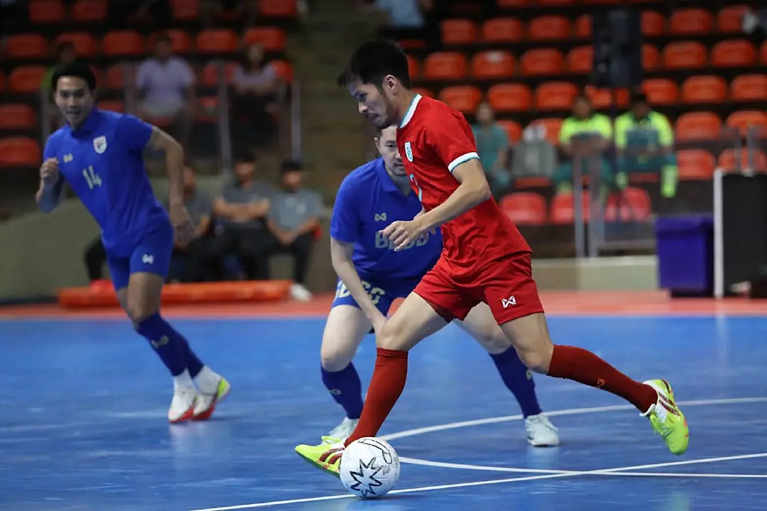 โอ๊ต ปราโมทย์ ตะบันแฮตทริก พ่ายทีมลีซอ 10-13 ฟุตซอลดารานัดพิเศษ