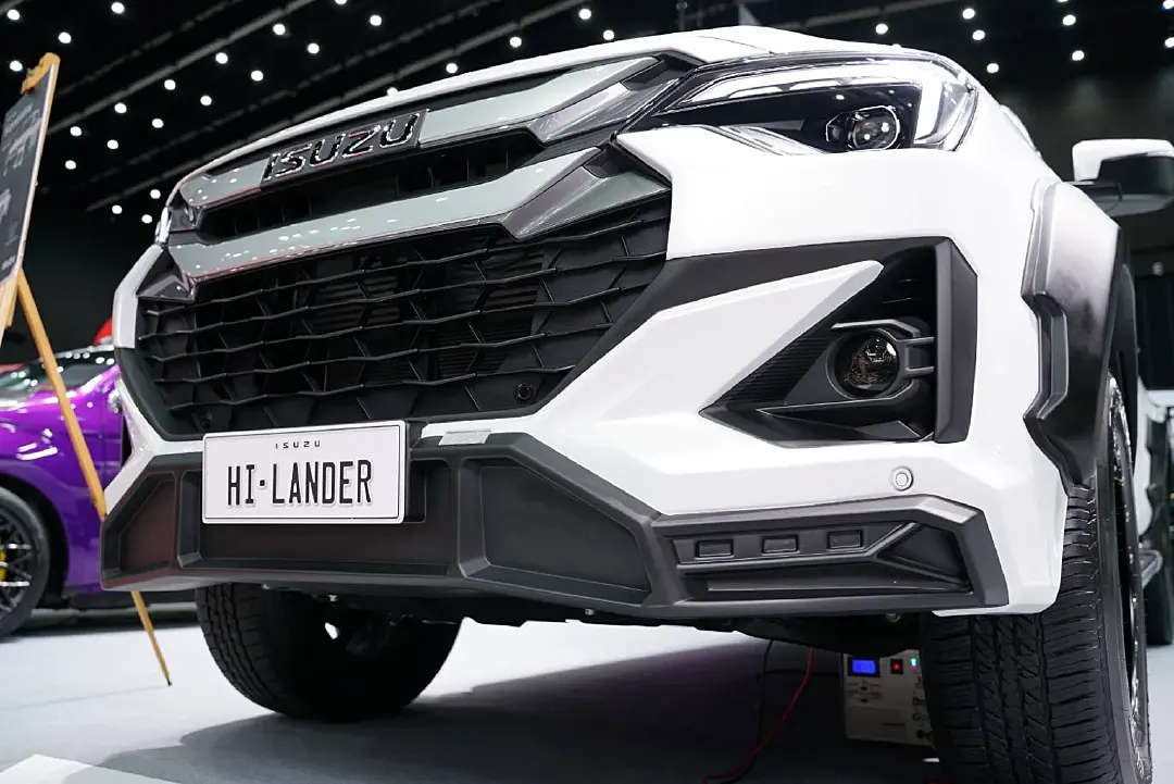 อีซูซุยกทัพรถแต่งเสริมหล่อหลากสไตล์ในงาน Bangkok Auto Salon 2025