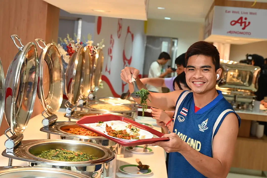 “มินต์–ชมพู่–จิมมี่” พาทัวร์ “Ajinomoto Victory Canteen” เคาท์ดาวน์ซีเกมส์ 2025!